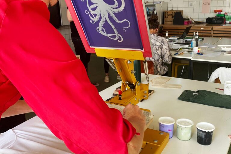 Wir Lehrer*innen haben uns fortgebildet – Siebdruck auf Textil